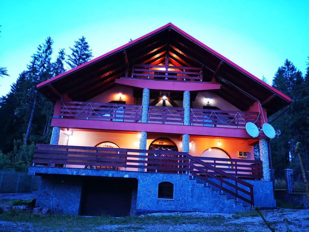 Casa De Vacanta Paraul Rece Ngoại thất bức ảnh